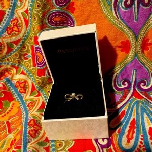 PANDORA BOW RING size 5.5